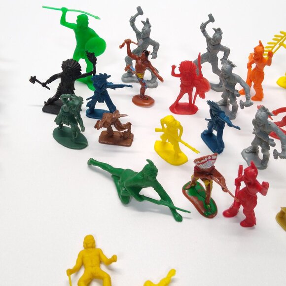 Cowboy & Indians Vintage Plastic Toy Lot Nostalgic Collection Wear & Play Damage - Picture 5 of 10